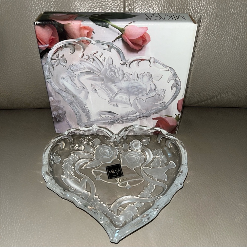 MIKASA SPECIAL MOMENTS Glass Heart Individual Plate 6” Floral Wedding bells Dove